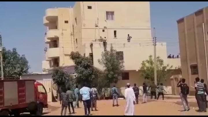 أمدرمان.. عشريني يحاول الانتحار