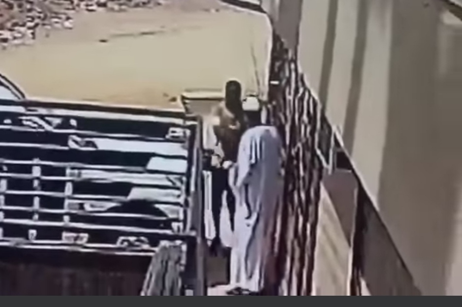 عصابات 9 طويلة تنهب مواطن في نهار رمضان