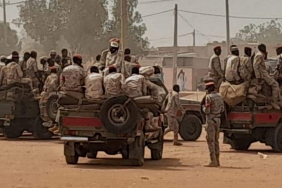 رتل عسكري يحيط بالحارة 26 معقل «9 طويلة»