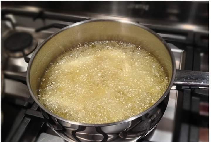 فتاة تقتل شقيقها في جريمة مروعة