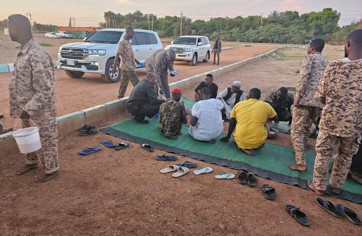 شهدت العملية السياسية في البلاد تطورات مثيرة خلال الساعات الماضية عندما تجاهل قائد الجيش عبد الفتاح البرهان جلسة توصيات ورشة الإصلاح العسكري.