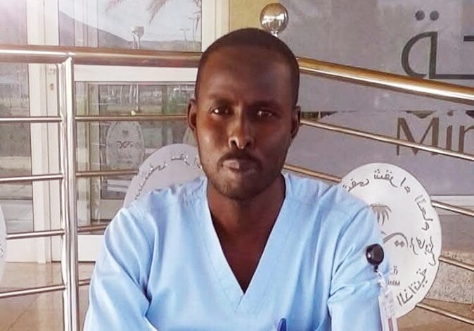 دهشة واستغراب بعد وفاة جراح سوداني وزوجته الطبيبة داخل سيارتهما بالسعودية