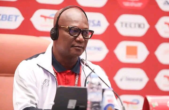 شاب سوداني ينقذ مدرب المنتخب